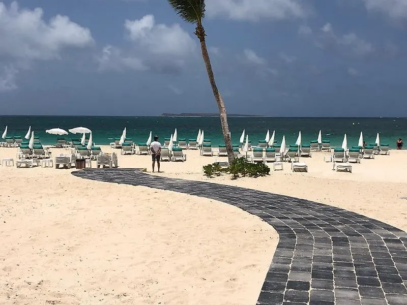 La Playa Orient Bay Hotel